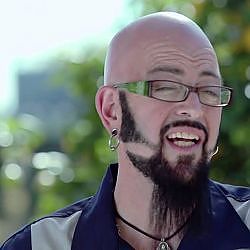 Can Jackson Galaxy Turn a Dog Person Into a Cat Person?